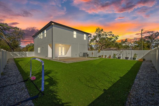 902 W SLIGH AVENUE, Tampa, FL 33604