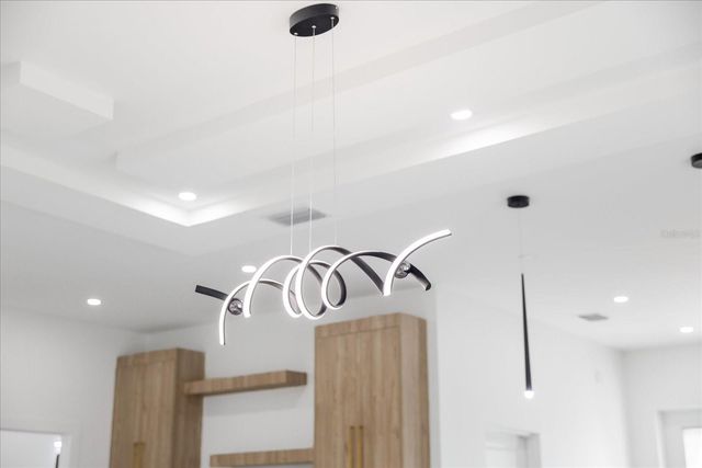 902 W SLIGH AVENUE, Tampa, FL 33604