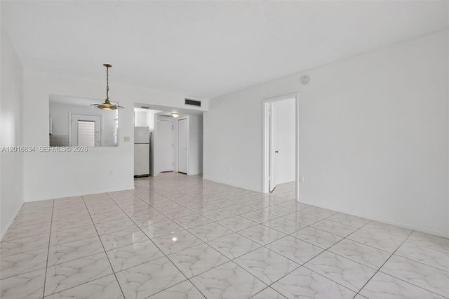 2905 Point East Dr L311, Aventura, FL 33160