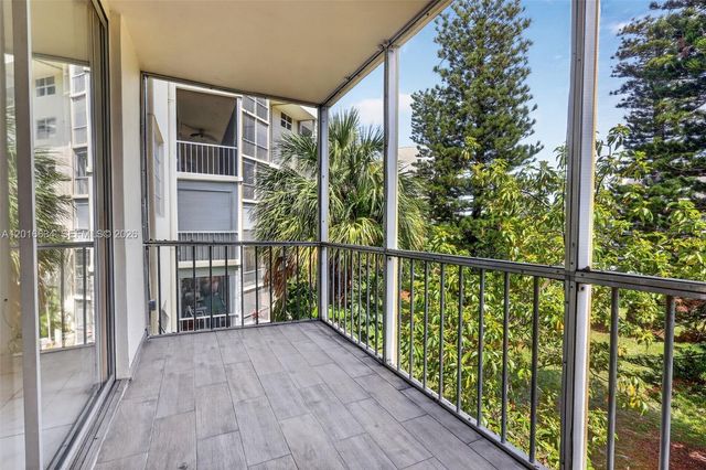 2905 Point East Dr L311, Aventura, FL 33160