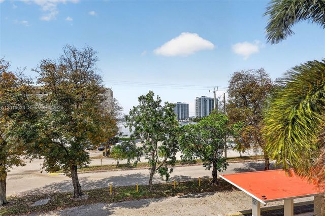 2905 Point East Dr L311, Aventura, FL 33160