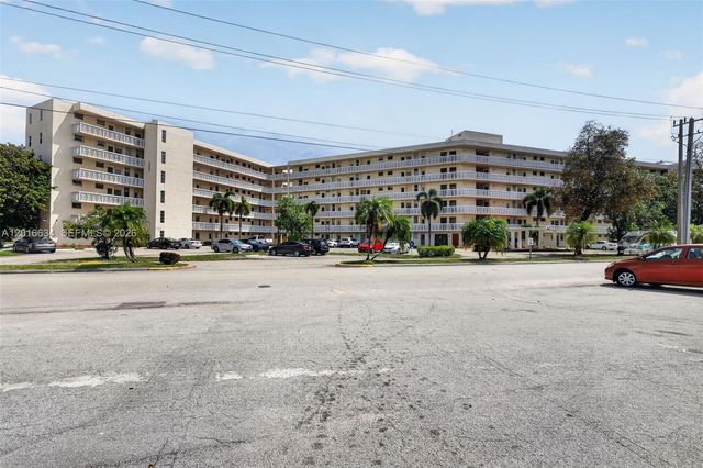 2905 Point East Dr L311, Aventura, FL 33160