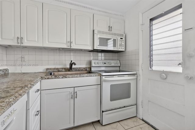 2905 Point East Dr L311, Aventura, FL 33160