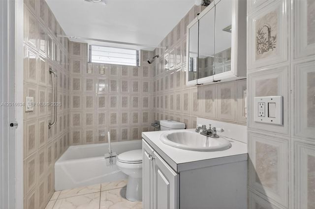 2905 Point East Dr L311, Aventura, FL 33160