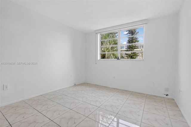 2905 Point East Dr L311, Aventura, FL 33160