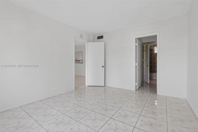 2905 Point East Dr L311, Aventura, FL 33160