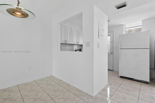 2905 Point East Dr L311, Aventura, FL 33160