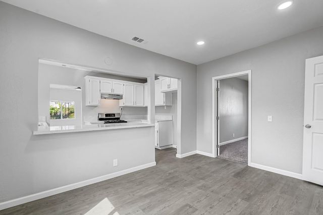 914 Clinton Street, Madera, CA 93638