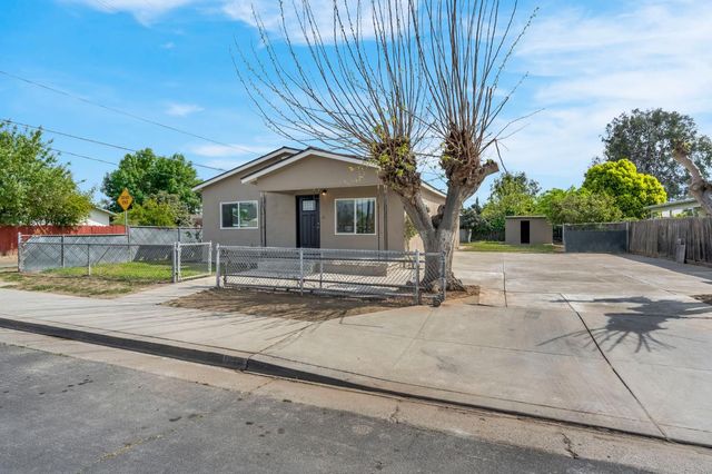 914 Clinton Street, Madera, CA 93638
