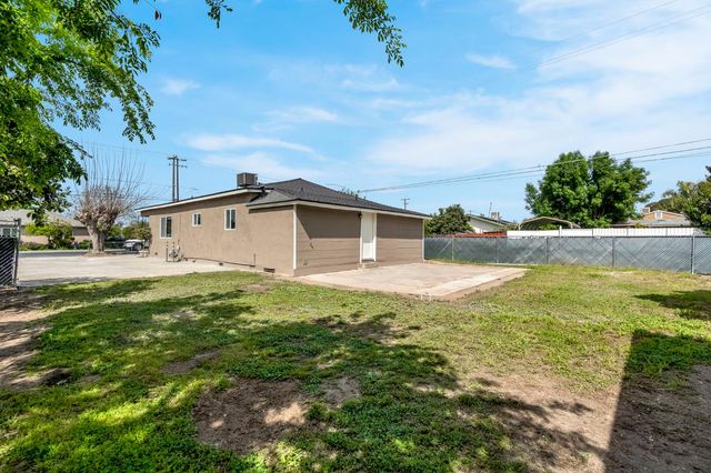 914 Clinton Street, Madera, CA 93638