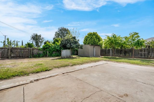 914 Clinton Street, Madera, CA 93638