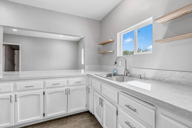 914 Clinton Street, Madera, CA 93638