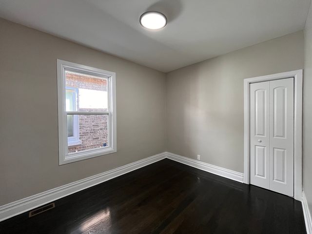 5950 S Artesian Avenue, Chicago, IL 60629