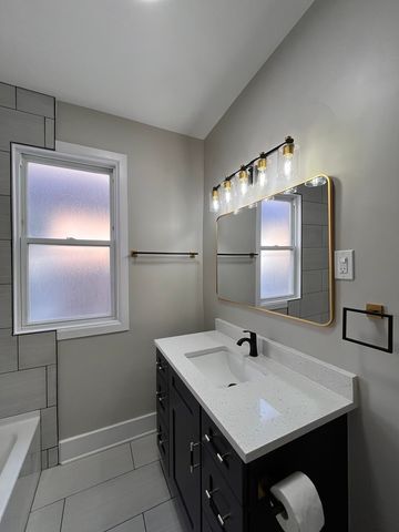 5950 S Artesian Avenue, Chicago, IL 60629