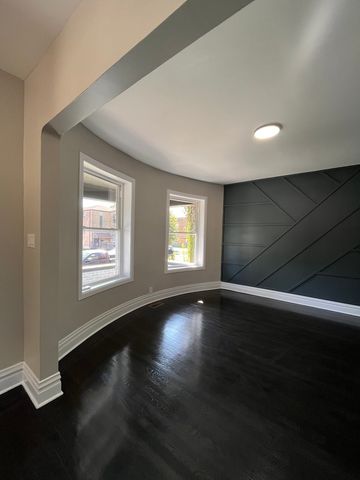 5950 S Artesian Avenue, Chicago, IL 60629