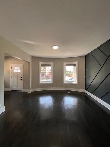 5950 S Artesian Avenue, Chicago, IL 60629