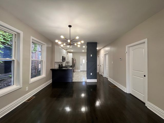 5950 S Artesian Avenue, Chicago, IL 60629