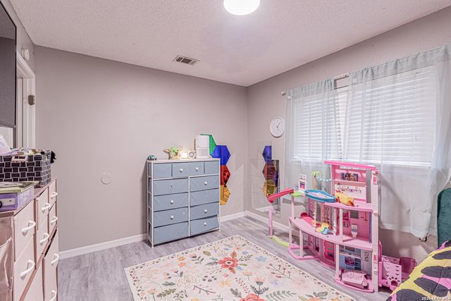6039 Whispering Lake St, San Antonio, TX 78222