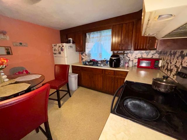 68 Mccarthy Ave, Leicester, MA 01611