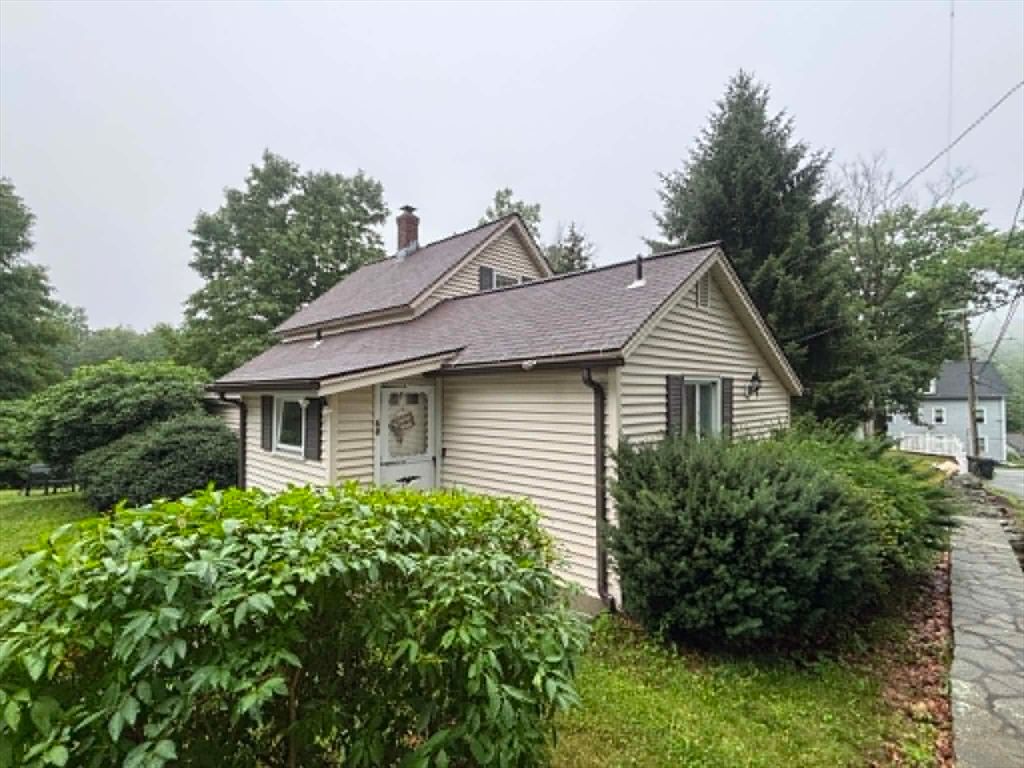 68 Mccarthy Ave, Leicester, MA 01611