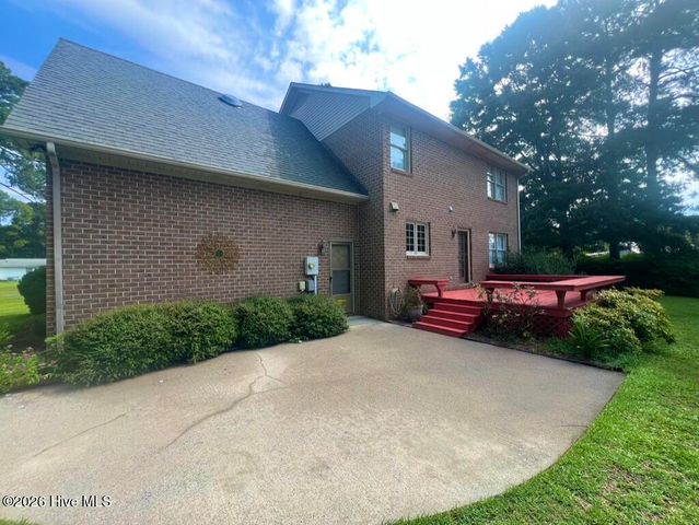 2203 Acorn Circle, Kinston, NC 28504