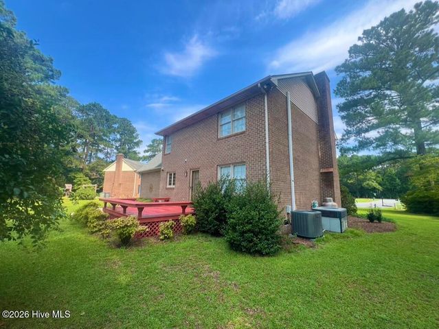 2203 Acorn Circle, Kinston, NC 28504