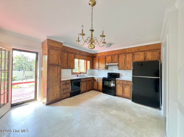 2203 Acorn Circle, Kinston, NC 28504