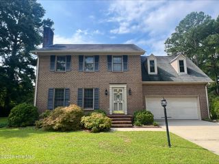 2203 Acorn Circle, Kinston, NC 28504