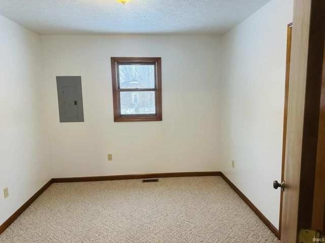 2158 Coveyville Road, Bedford, IN 47421