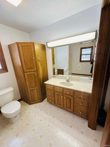 2158 Coveyville Road, Bedford, IN 47421