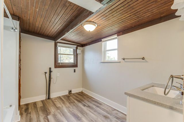 360 E Central Avenue, Delaware, OH 43015