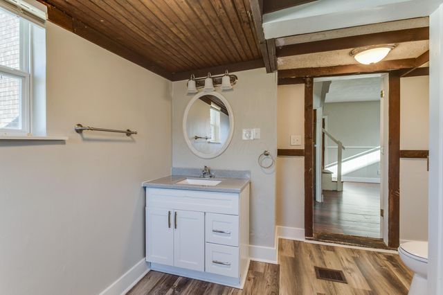 360 E Central Avenue, Delaware, OH 43015