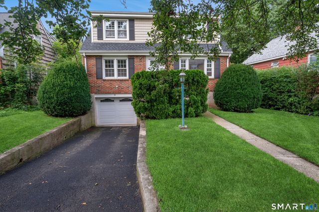 32 Hollow Wood Lane, Greenwich, CT 06831