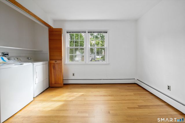 32 Hollow Wood Lane, Greenwich, CT 06831