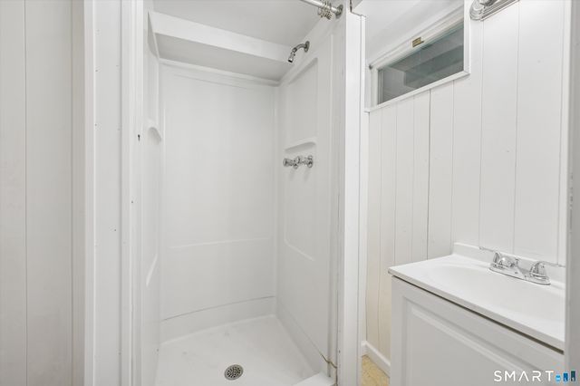 32 Hollow Wood Lane, Greenwich, CT 06831