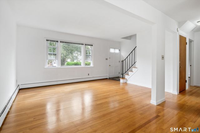 32 Hollow Wood Lane, Greenwich, CT 06831