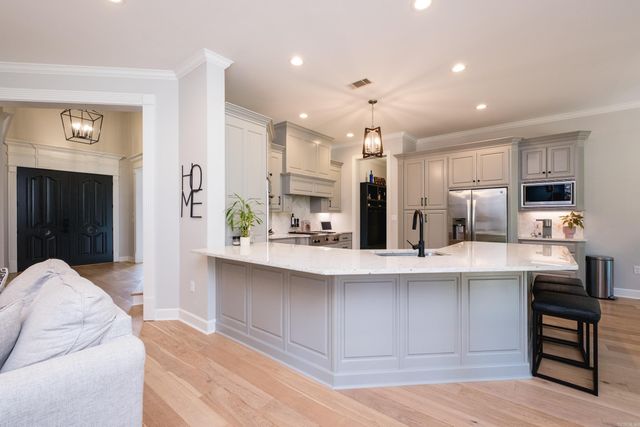 9 Farnham Loop, Little Rock, AR 72223