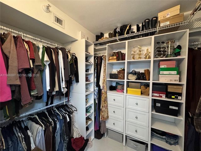 19195 Mystic Pointe Dr 205, Aventura, FL 33180