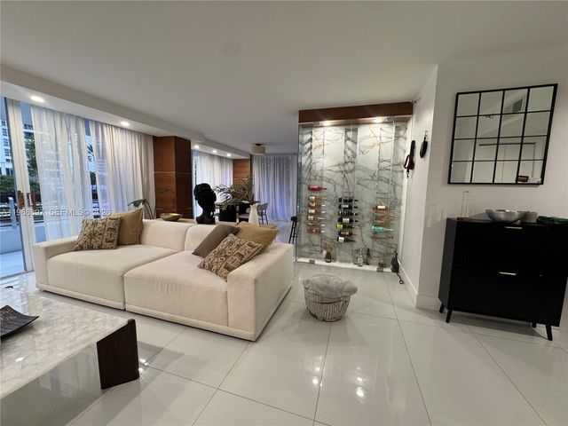 19195 Mystic Pointe Dr 205, Aventura, FL 33180