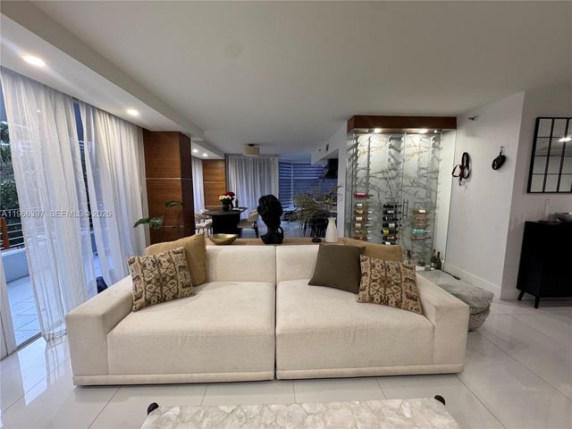 19195 Mystic Pointe Dr 205, Aventura, FL 33180