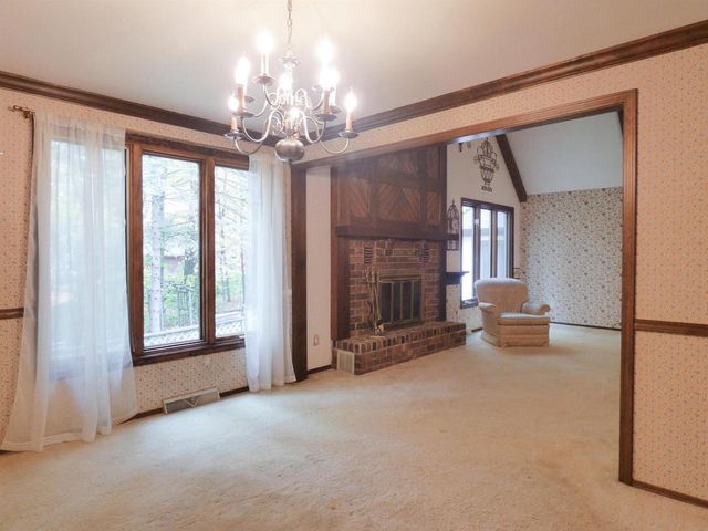 2044 ANN LANE, Green Bay, WI 54304