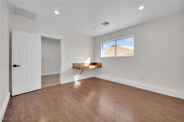 4518 El Canela Way, Las Vegas, NV 89121