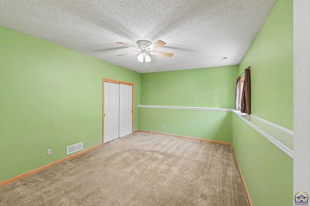 3355 SW Westport DR, Topeka, KS 66614
