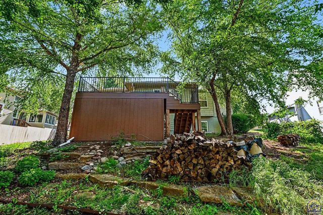 3355 SW Westport DR, Topeka, KS 66614