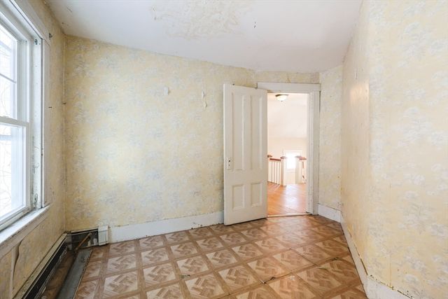 14 Leonard Ln, Holbrook, MA 02343