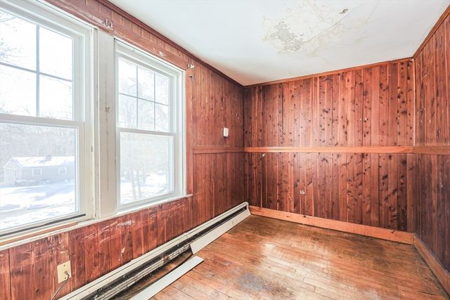 14 Leonard Ln, Holbrook, MA 02343