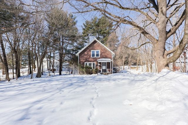 14 Leonard Ln, Holbrook, MA 02343