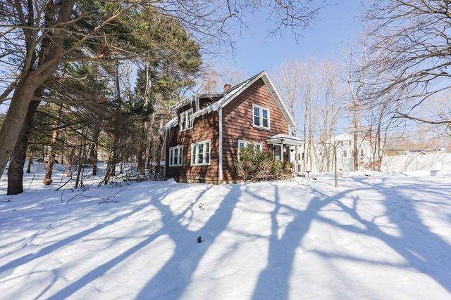 14 Leonard Ln, Holbrook, MA 02343