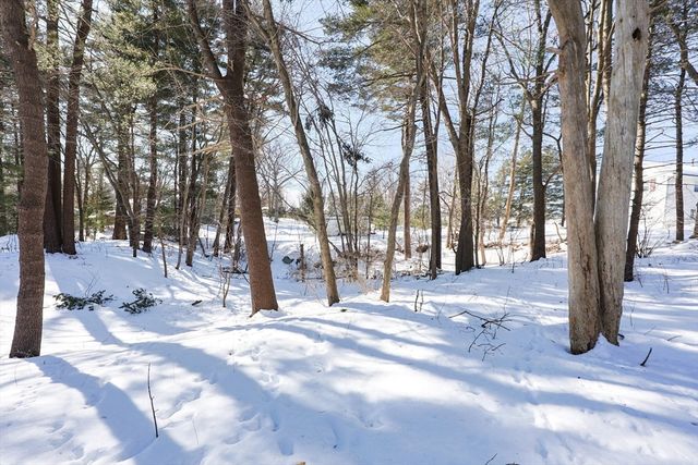 14 Leonard Ln, Holbrook, MA 02343