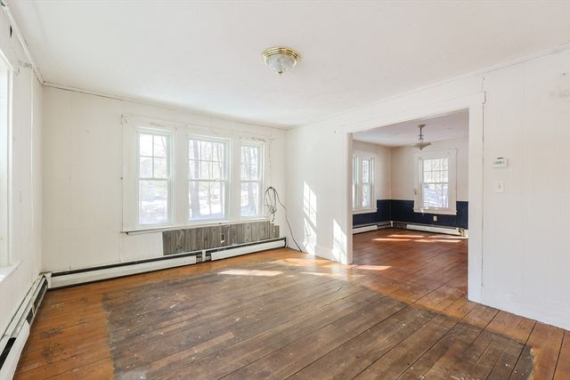 14 Leonard Ln, Holbrook, MA 02343